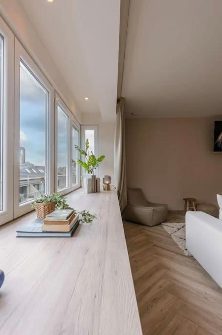 Juan - Stijlvol Appartement Met Uitzicht Op De Kaai Oostende Exterior foto
