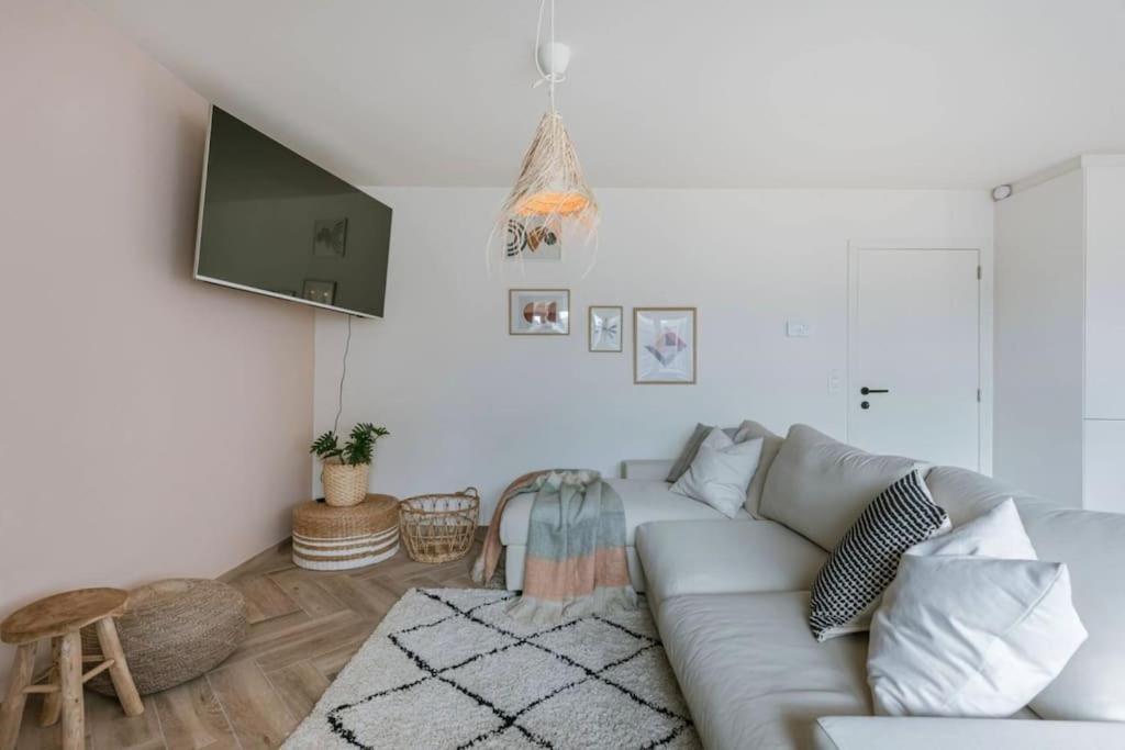 Juan - Stijlvol Appartement Met Uitzicht Op De Kaai Oostende Exterior foto